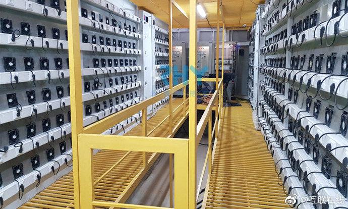 Modern mining rig fueled by renewable energy